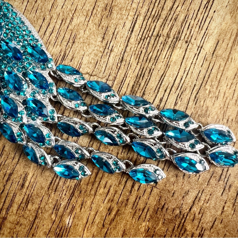 Silver Tone Peacock Rhinestone Brooch Pin Blue Gemstone Sparkly Large Bail - Picture 4 of 9